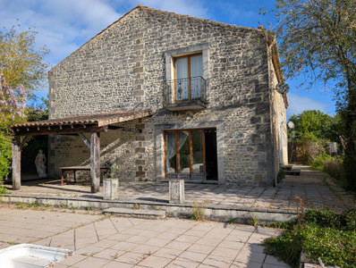 French property for sale in Mirambeau, Charente-Maritime - €318,000 - photo 12
