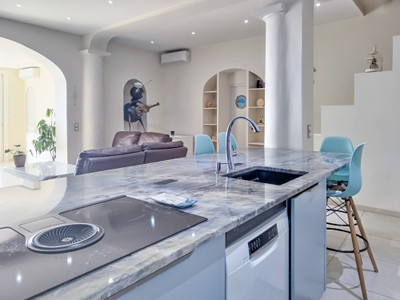 French property for sale in Toulon, Var - €2,635,000 - photo 8