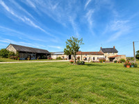 Propriété à vendre à Dercé, Vienne - 208 000 € - photo n°1