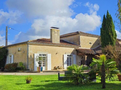 Maison à vendre à Julienne, Charente, Poitou-Charentes, avec Leggett Immobilier