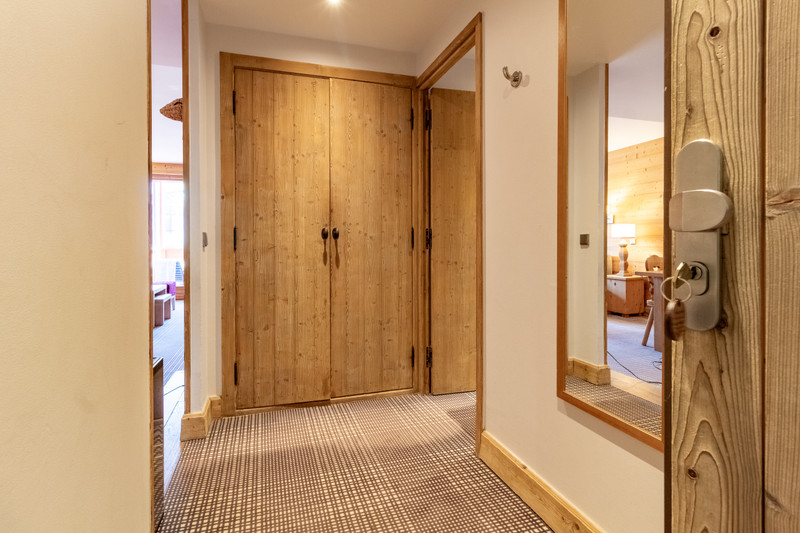 French property for sale in Courchevel, Savoie - €1,485,000 - photo 10