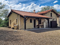 Maison à vendre à Terres-de-Haute-Charente, Charente - 214 000 € - photo 6