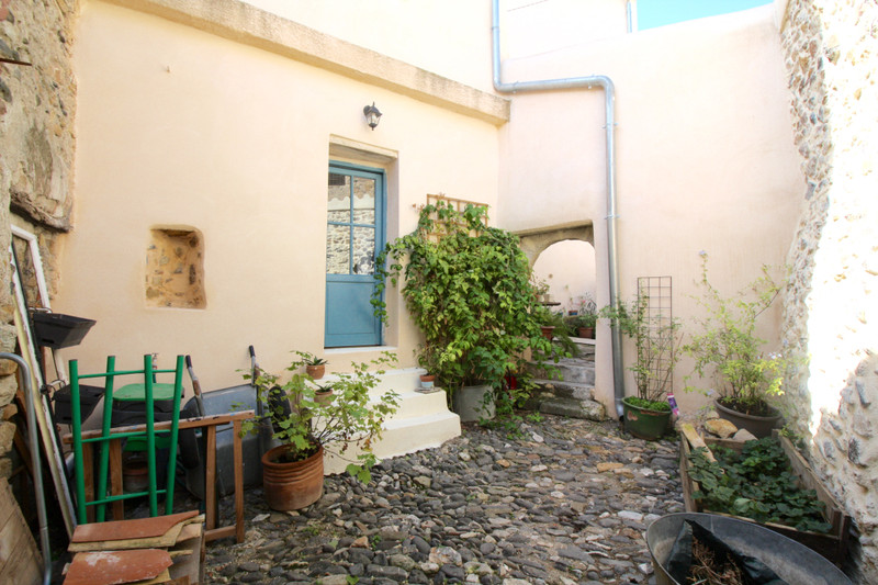 House in Fontès Hérault Lovely village house with 3 beds, courtyard