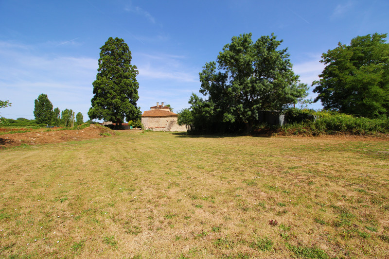 French property for sale in Villemain, Deux-Sèvres - €270,000 - photo 9