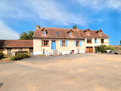Maison à vendre à Saint-Yrieix-la-Perche, Haute-Vienne, Limousin, avec Leggett Immobilier