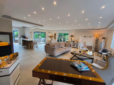 French property for sale in Gujan-Mestras, Gironde - €1,080,000 - photo 1