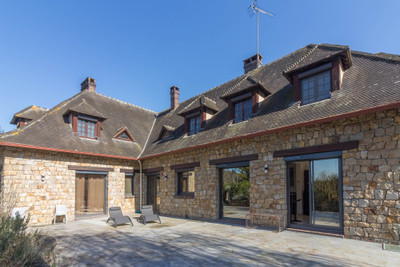 French property for sale in Nonancourt, Eure - €585,000 - photo 1
