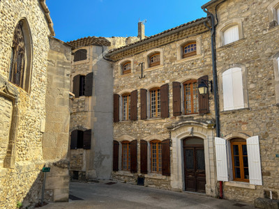 VISAN, PROVENCE - Historic village house 273m² (+ 110m² convertible space), stunning views, 2 terraces, 3 BRs