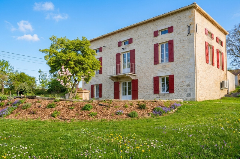 French property for sale in Saint-Léon, Lot-et-Garonne - €466,400 - photo 0