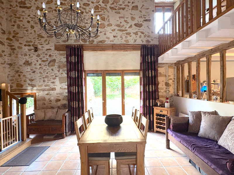French property for sale in Vayres, Haute-Vienne - €256,800 - photo 4