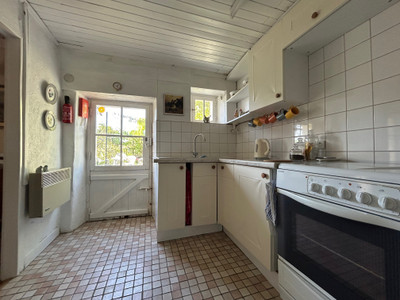 French property for sale in Avoise, Sarthe - €165,000 - photo 4