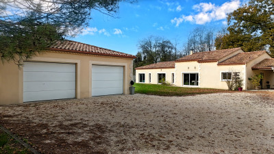 Maison à vendre à Cours-de-Pile, Dordogne, Aquitaine, avec Leggett Immobilier