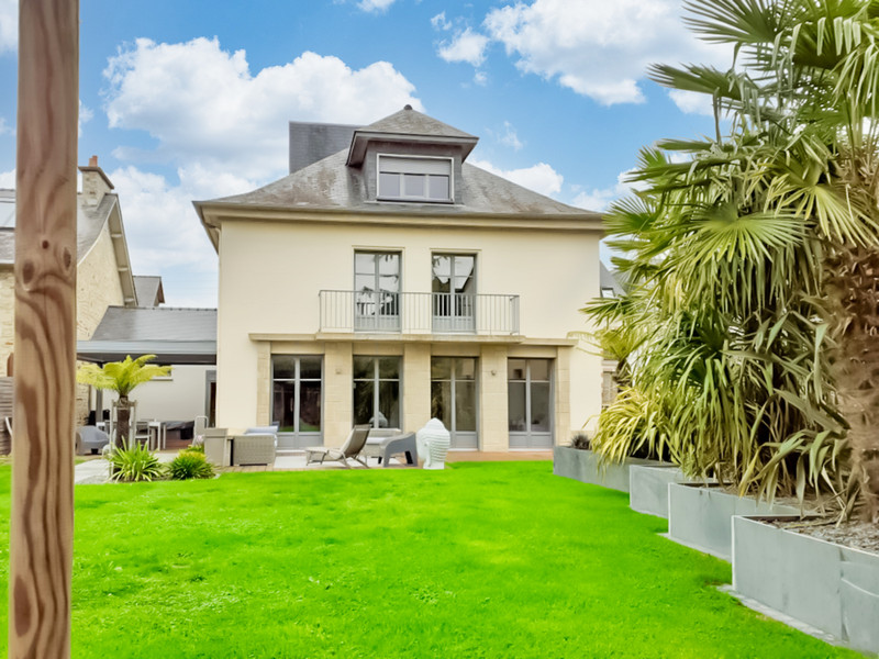 French property for sale in Vitré, Ille-et-Vilaine - €1,260,000 - photo 0
