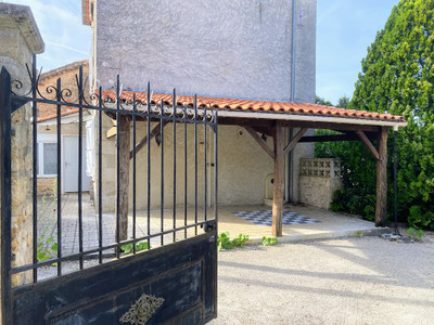 French property for sale in Agris, Charente - €243,700 - photo 2
