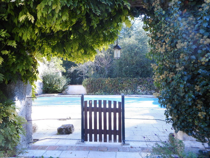 French property for sale in Thénac, Dordogne - &#8364;460,000 - photo 8