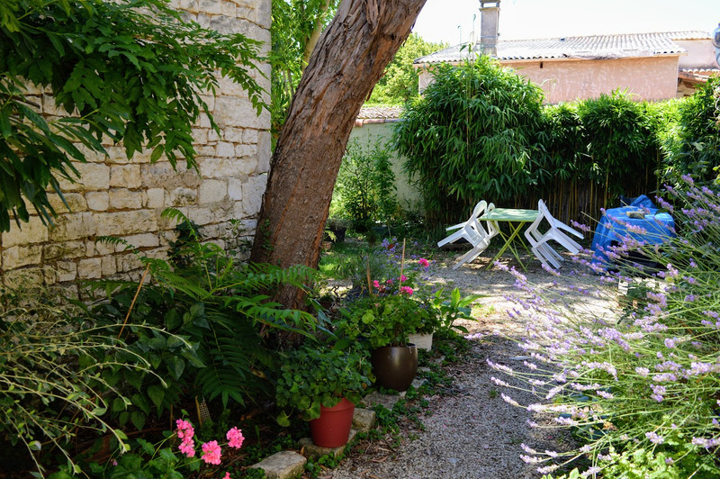 French property for sale in Mansle, Charente - €125,350 - photo 3