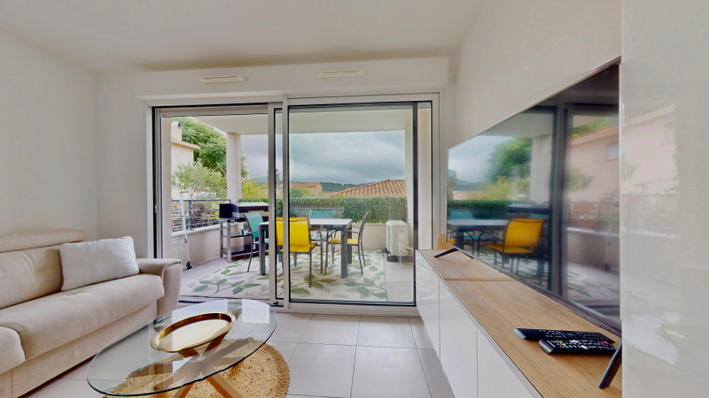 French property for sale in Saint-Cyr-sur-Mer, Var - €290,000 - photo 1