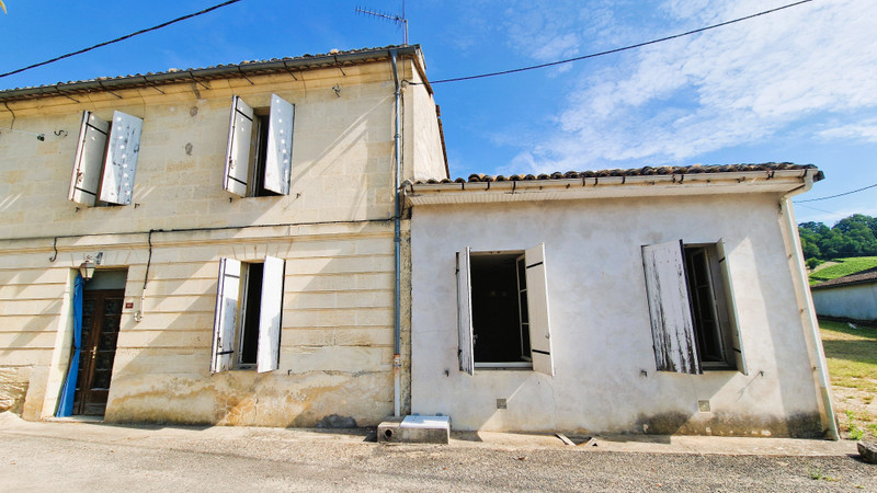 Maison à vendre à Saint-Laurent-des-Combes, Gironde - 174.410 € - photo 1
