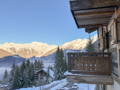 Beautiful 5 ensuite bedroom, luxury chalet for sale in Courchevel Village next to the ski piste