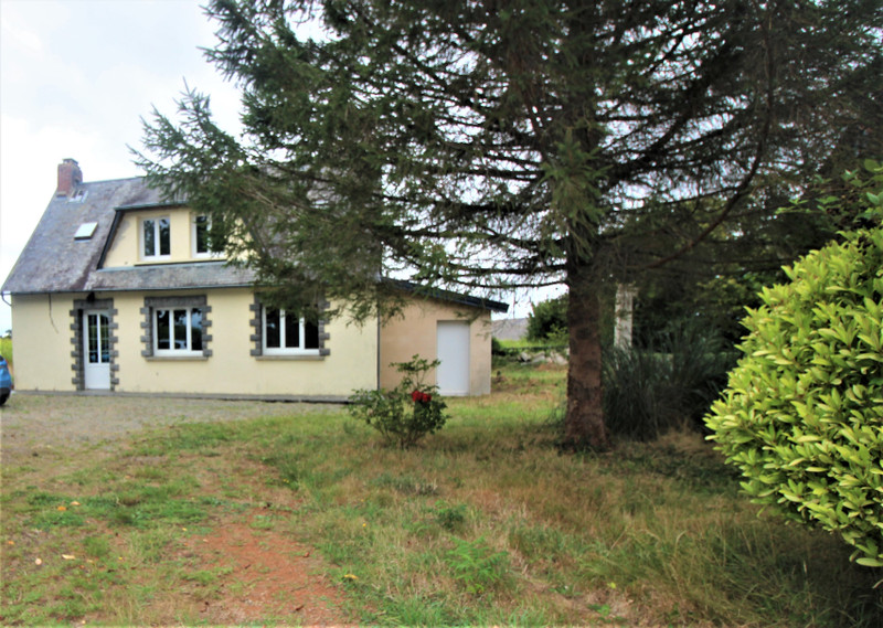 Maison à vendre à Saint-Quentin-les-Chardonnets, Orne - 104 500 € - photo 1