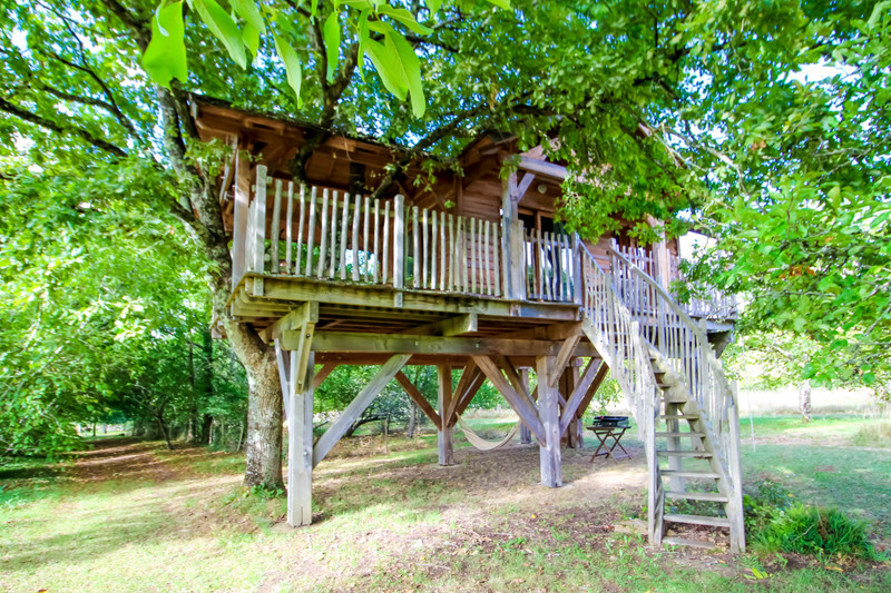 French property for sale in Cause-de-Clérans, Dordogne - €799,700 - photo 3