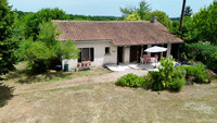 Maison à vendre à Pillac, Charente - 185.000 € - photo 1