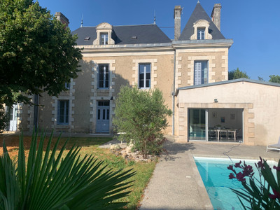 Latillé - Maison de Maitre entirely renovated, 3/6 beds, swimming pool, garden and outbuildings