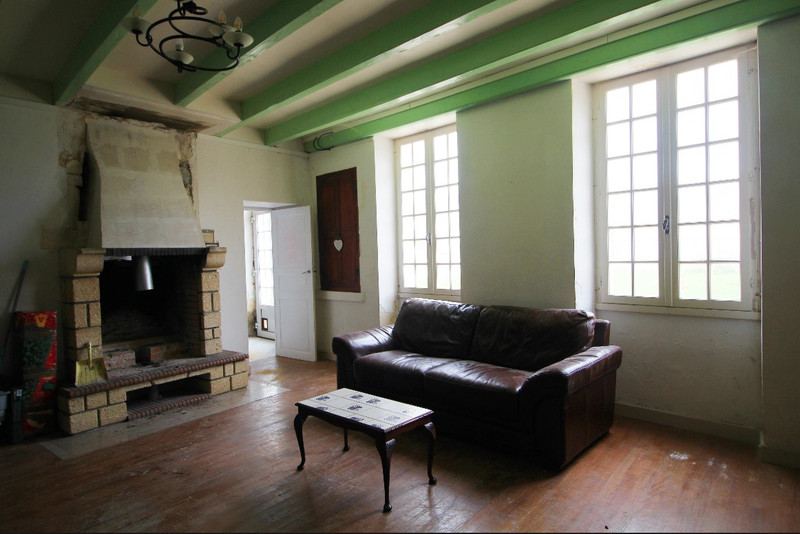 French property for sale in Le Gicq, Charente-Maritime - &#8364;256,800 - photo 4