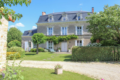 Stunning Maison-de-Maître and grounds with 2 gites (3 bed & 1 bed) in-ground pool, sauna, hot-tub and vineyard