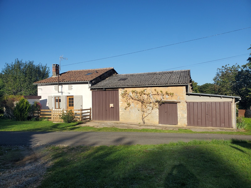 French property for sale in Cellefrouin, Charente - €194,400 - photo 1