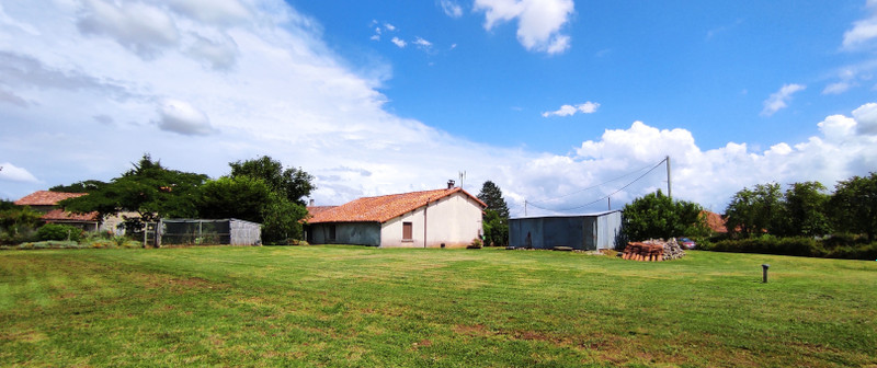 French property for sale in Le Bouchage, Charente - &#8364;66,600 - photo 2