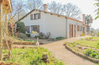 Maison à vendre à Gourgé, Deux-Sèvres - 379.000 € - photo 1