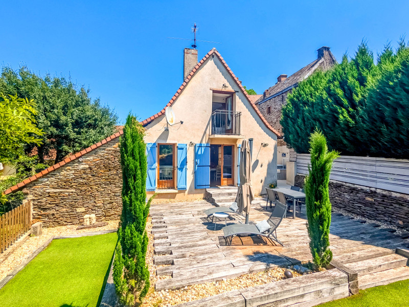 French property for sale in Jumilhac-le-Grand, Dordogne - €245,000 - photo 2
