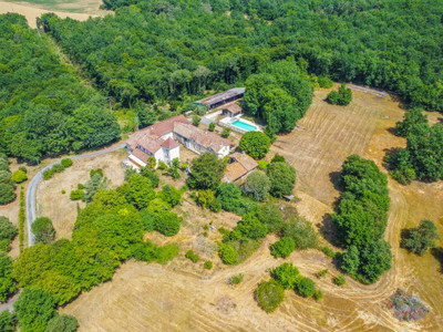 French property for sale in Édon, Charente - €535,000 - photo 1