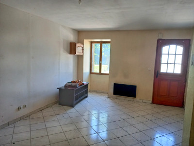 French property for sale in Uzerche, Corrèze - €90,000 - photo 2