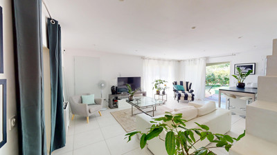 French property for sale in Sanary-sur-Mer, Var - €745,000 - photo 11