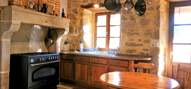 French property for sale in Saint-Mathieu, Haute-Vienne - €136,000 - photo 2