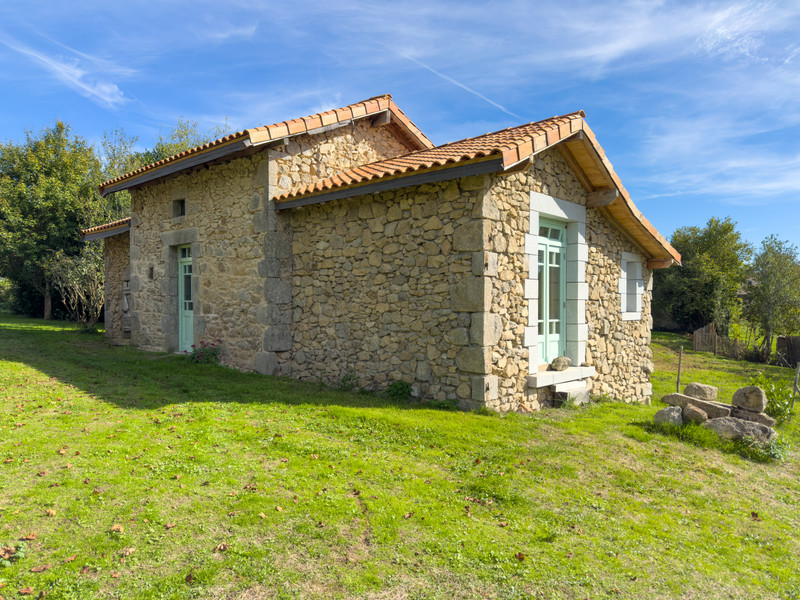 French property for sale in Piégut-Pluviers, Dordogne - €425,000 - photo 4