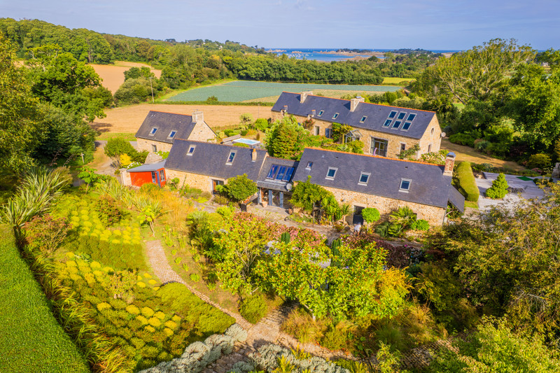 French property for sale in Penvénan, Côtes-d'Armor - €2,457,600 - photo 3