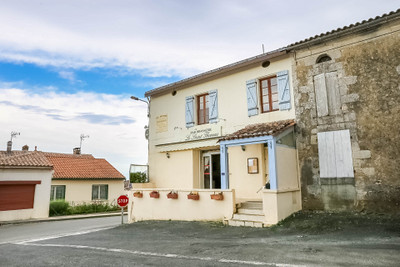 Commerce à vendre à Saint-Thomas-de-Conac, Charente-Maritime, Poitou-Charentes, avec Leggett Immobilier