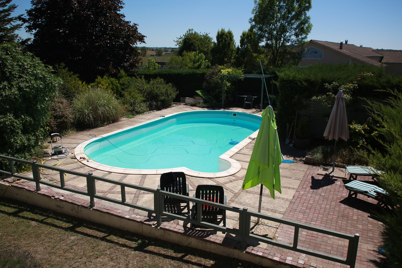 French property for sale in Gout-Rossignol, Dordogne - &#8364;329,660 - photo 2