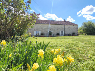 French property for sale in Sérigny, Vienne - €477,000 - photo 3