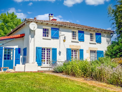 Maison à vendre à Pamplie, Deux-Sèvres, Poitou-Charentes, avec Leggett Immobilier