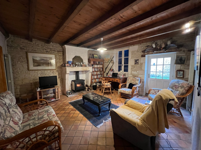 French property for sale in Saint-Hilaire-de-Villefranche, Charente-Maritime - €344,500 - photo 11