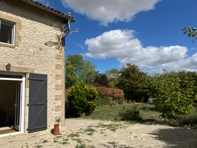 French property for sale in Saint-Martin-l'Ars, Vienne - €109,000 - photo 9