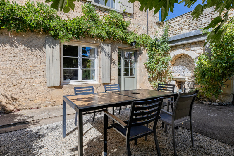 French property for sale in Fumel, Lot-et-Garonne - €679,000 - photo 2