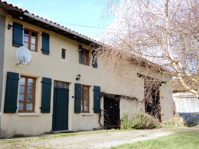 French property for sale in Lésignac-Durand, Charente - photo 3