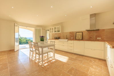 French property for sale in Callian, Var - €899,000 - photo 3