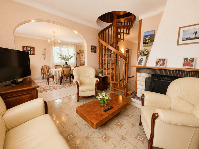 French property for sale in La Chapelle-sur-Erdre, Loire-Atlantique - €399,000 - photo 7