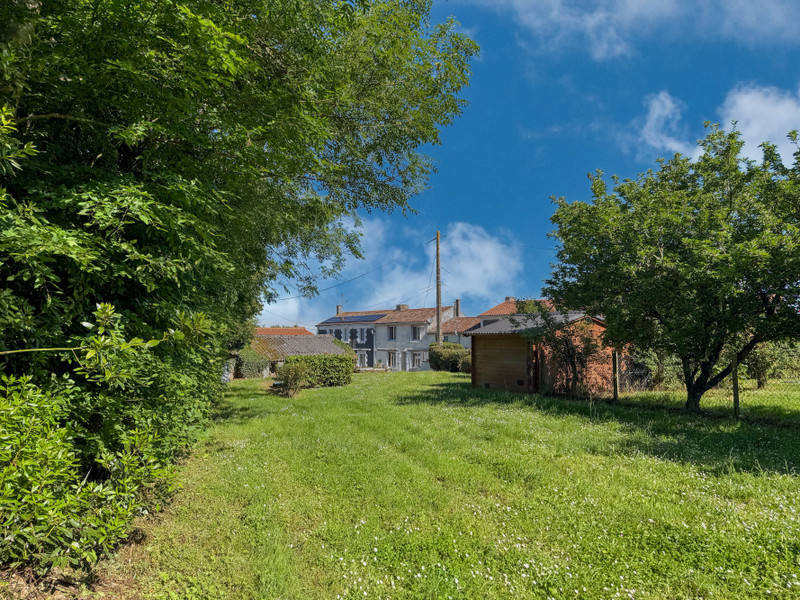 French property for sale in Vernoux-en-Gâtine, Deux-Sèvres - €56,600 - photo 9